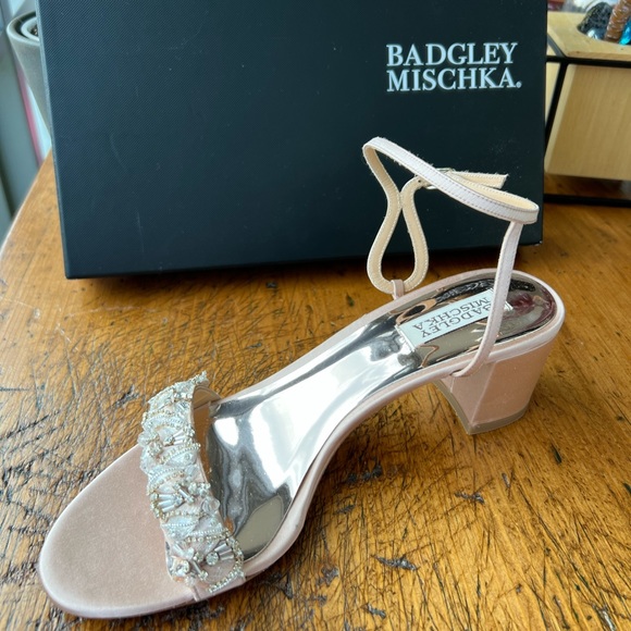 Badgley Mischka Tanessa Ankle Strap Sandal Blush Size 8.5 - Picture 5 of 8